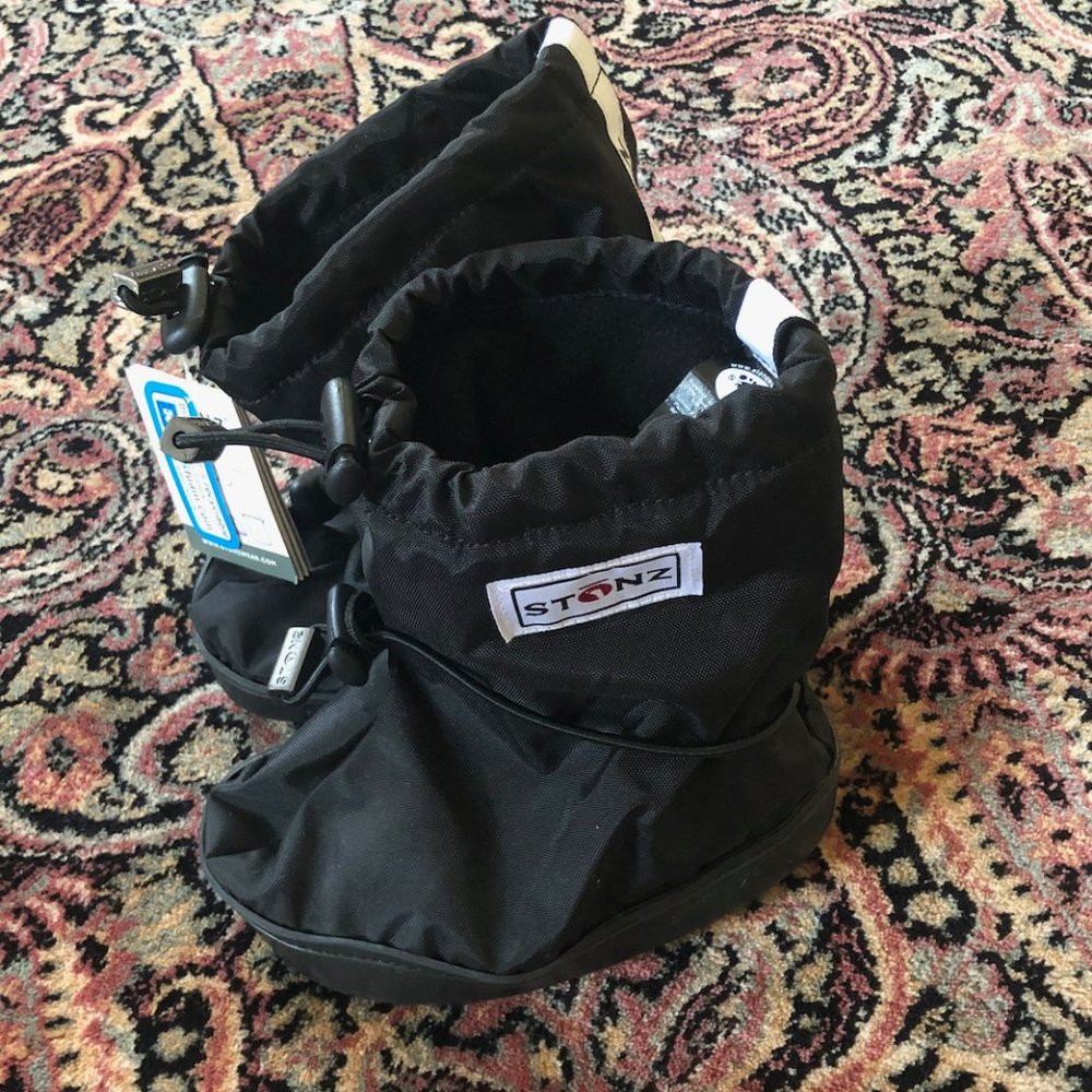 STONZ XL fleece-lined baby booties in black. New With Tags